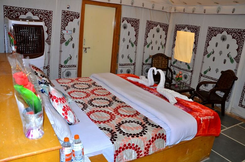 Hotel Oasis Camp Sam
