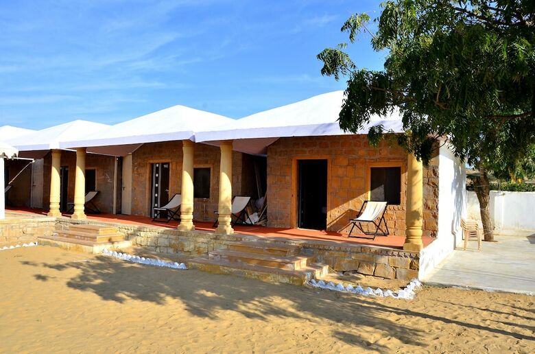 Hotel Oasis Camp Sam