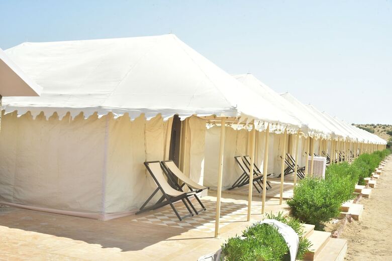 Hotel Oasis Camp Sam