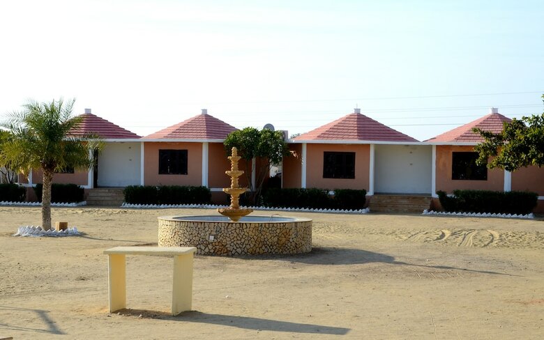 Hotel Oasis Camp Sam