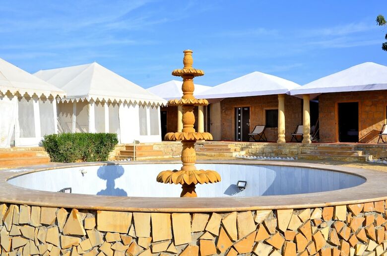 Hotel Oasis Camp Sam