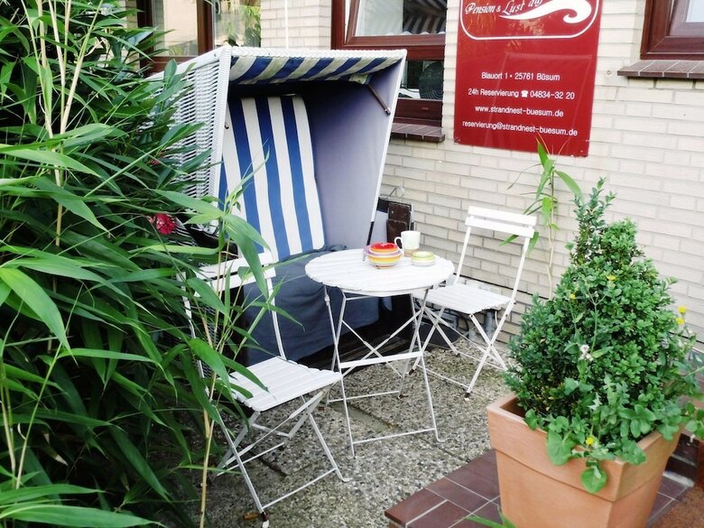 Pension Strandnest B�sum