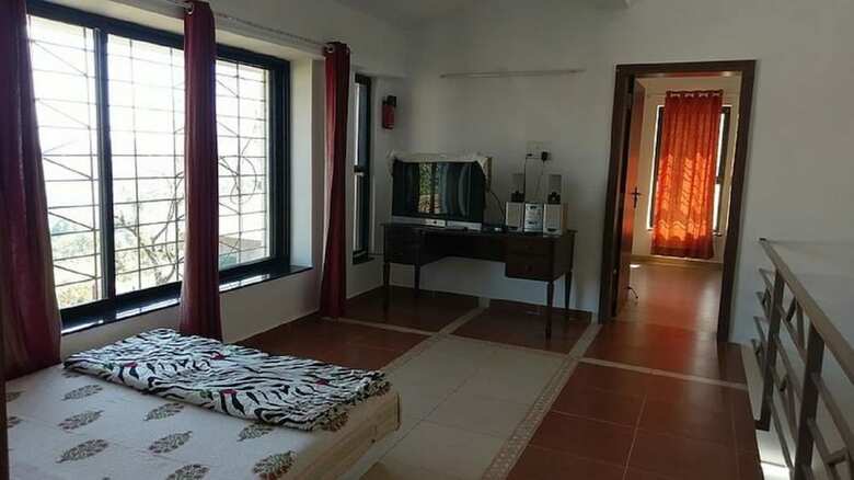 Hotel Walnut Villa
