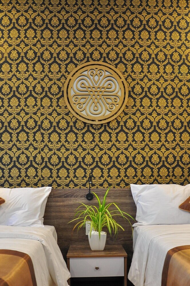 Nice Hue Hotel