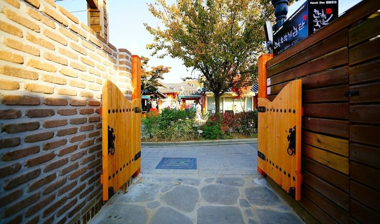 Hotel Hanok House