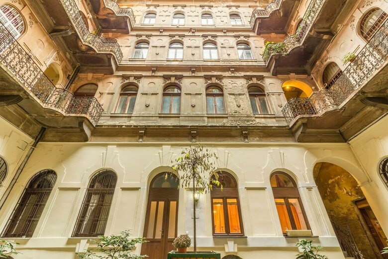 Gumbo Luxury Duplex Apartment