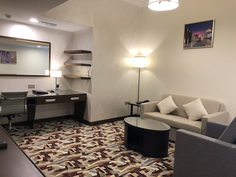 Al Murooj Grand Hotel
