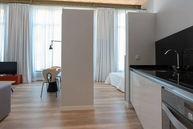 Apartamentos L'aguila Suites Sagrera