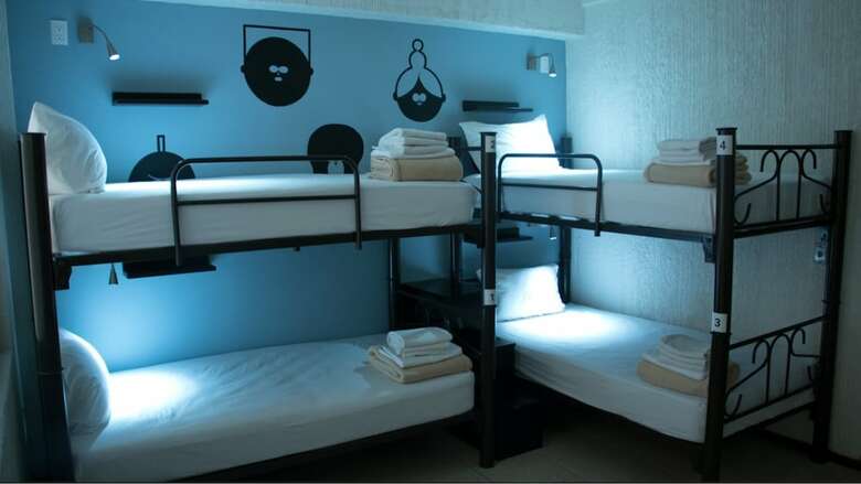 Hostal F�nix Beds Hostel