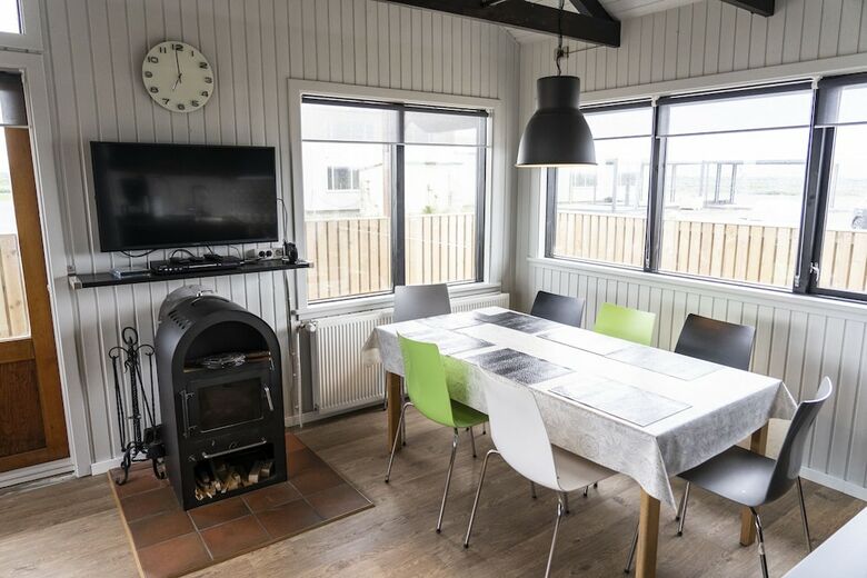 Black Beach Cottage