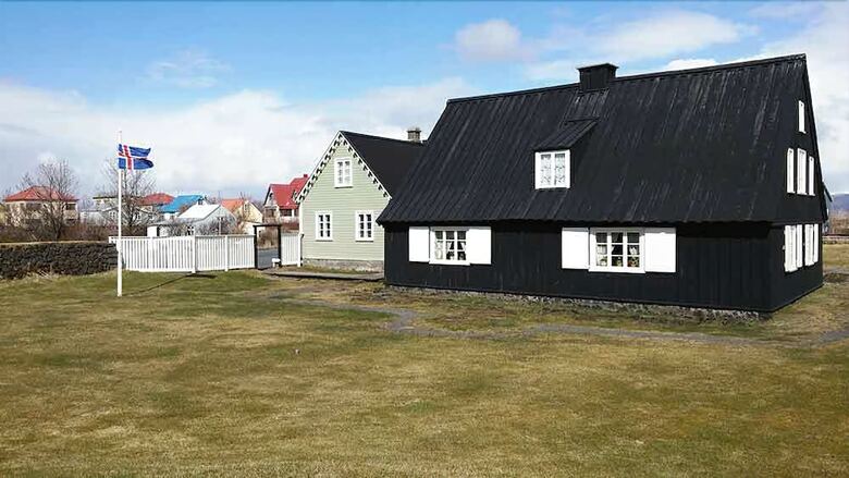 Black Beach Cottage