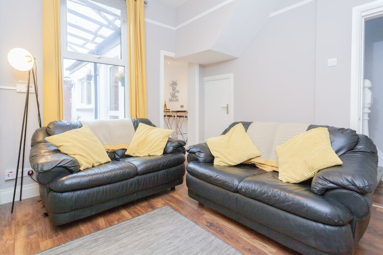 Hotel 92 Templemore Ave Guest House