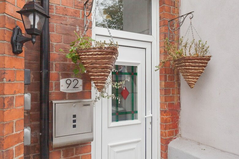 Hotel 92 Templemore Ave Guest House