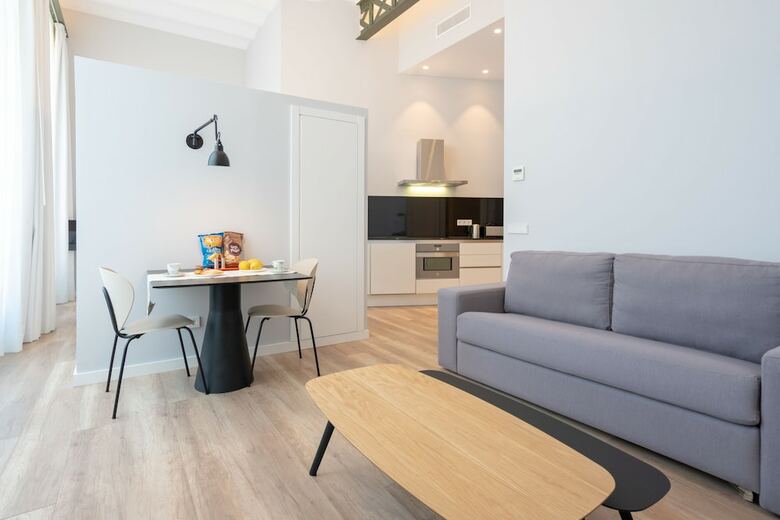 Apartamentos L'aguila Suites Gaud�