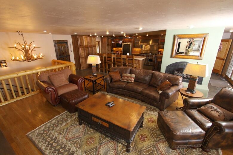 Country Club�homes