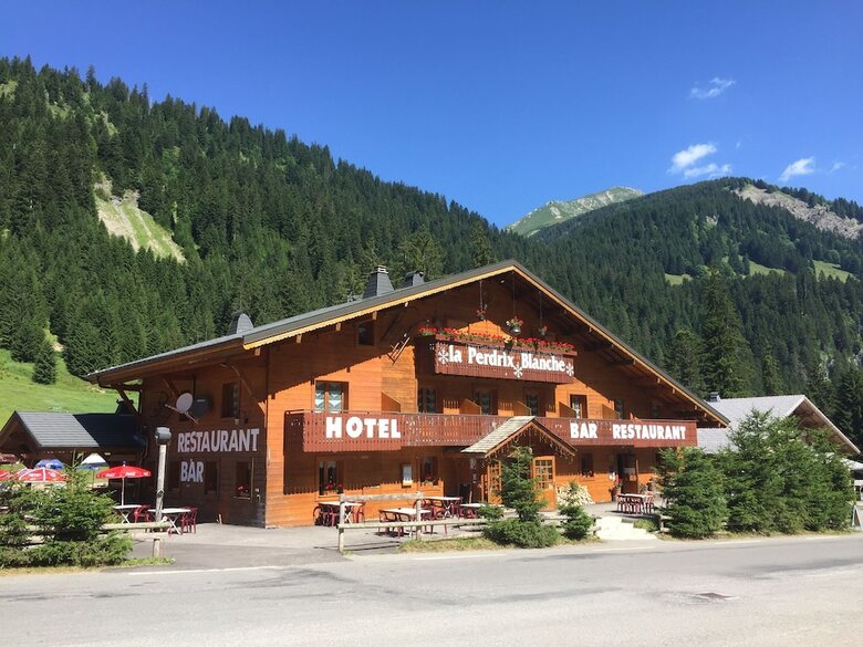 Hotel La Perdrix Blanche