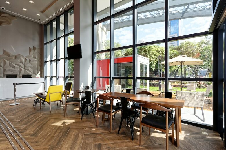 Hotel Ramada Encore By Wyndham Berrini