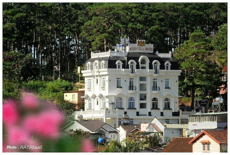 Queen Villa Hotel