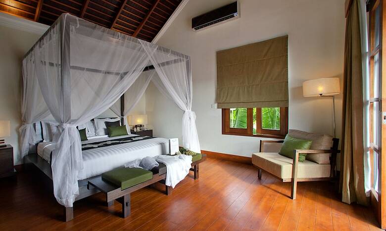 Cliffront Tropical Villa Cantik