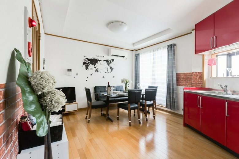 Apartamentos K.j House