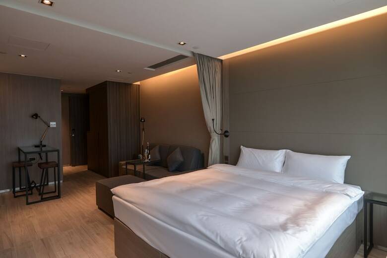 Cm+ Hotels And Serviced Apartments