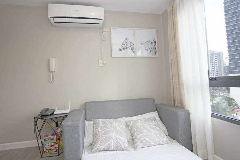 Apartamentos Indigo Ortigas @ Adb Avenue Tower