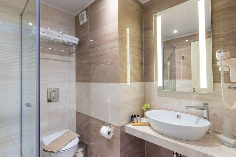 King Maron Hotel & Spa