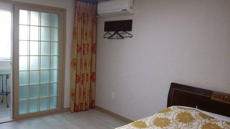 Hera Hotel
