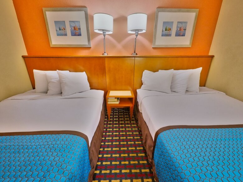 Hotel Seashire Inn & Suites
