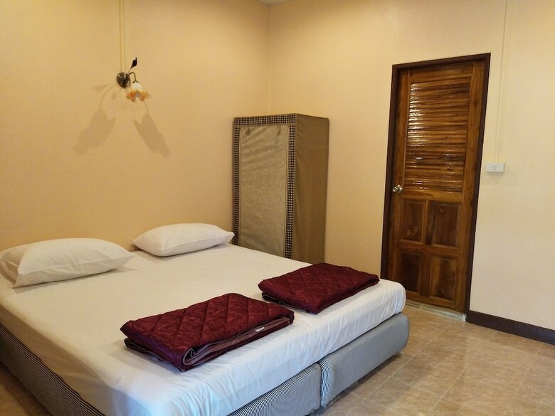 Hotel Bann Chansabai Resort