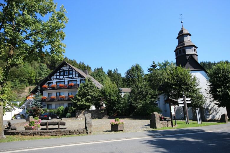 Hotel Pension Restaurant Schnorbus