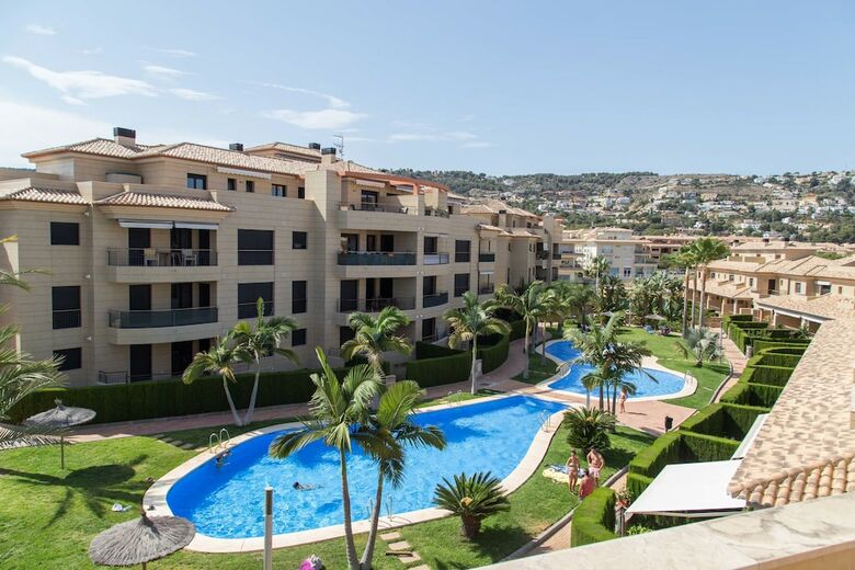 Lujoso Apartamento Con Piscina Interior