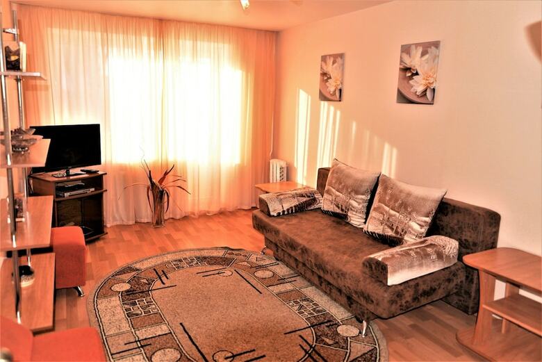 Megapolis Apartments On Karla Marksa 76