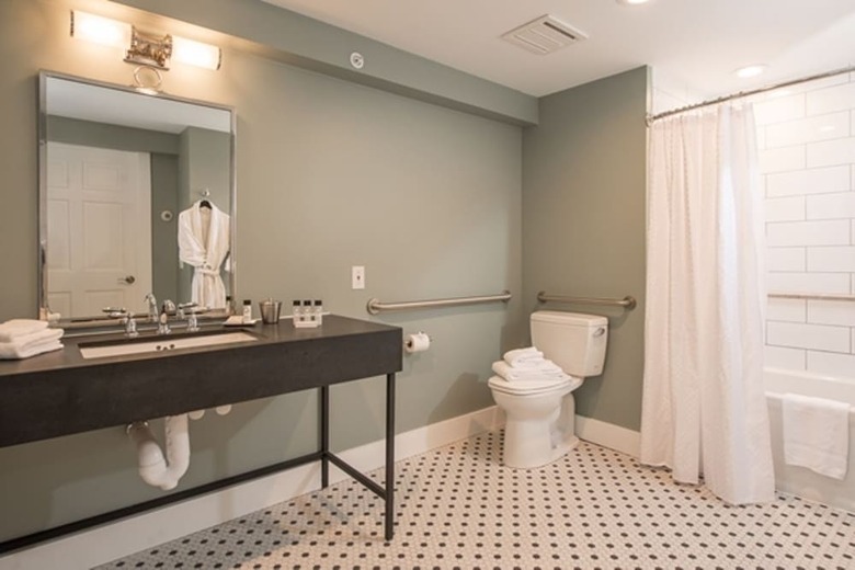 Hotel Inns At The Equinox
