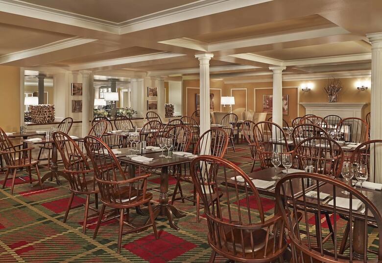 Hotel Inns At The Equinox