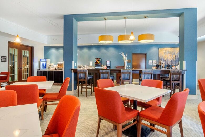 Hotel Comfort Inn & Suites Denver Northeast Brighton