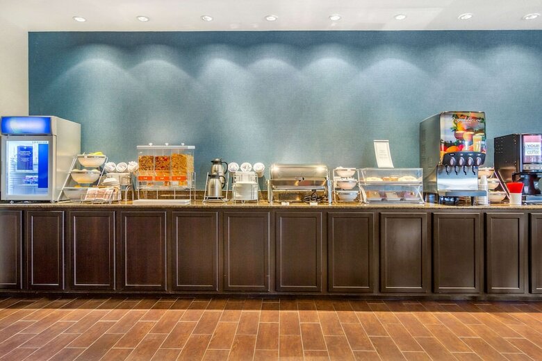 Hotel Comfort Inn & Suites Denver Northeast Brighton