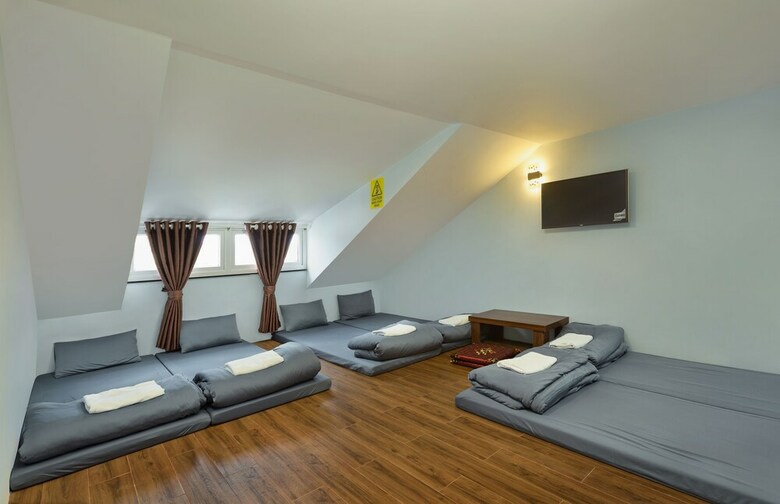 Hostal My House - Hostel