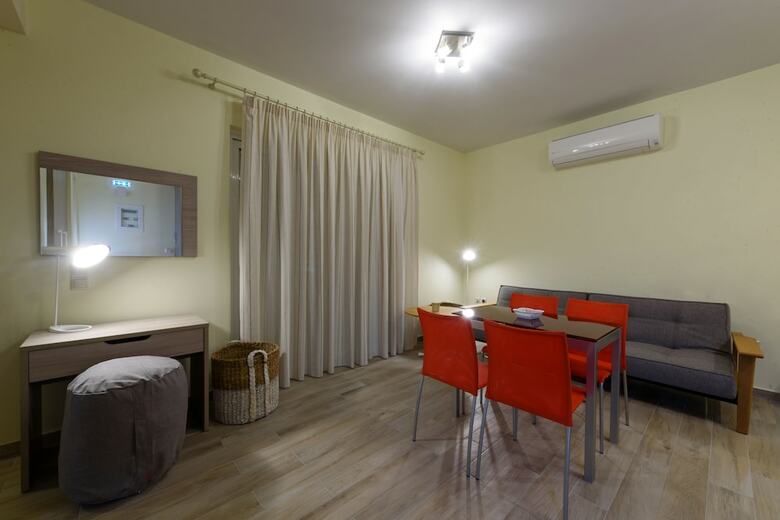 Dimitra, Villa With Pool 250m To The Beach