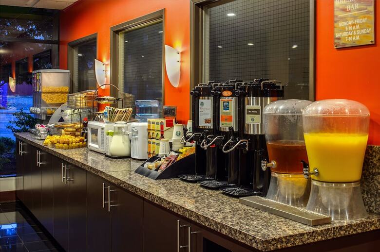 Hotel Staypineapple, University Inn, University District Seattle