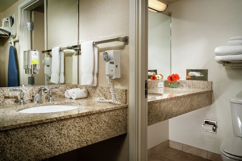 Hotel Staypineapple, University Inn, University District Seattle