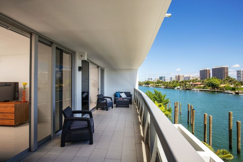 Acqua Bay Luxury Apartments