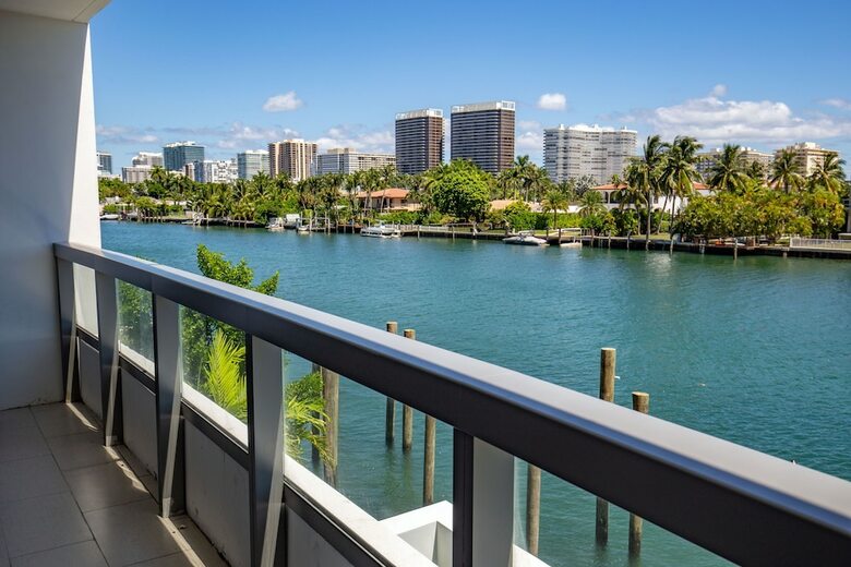 Acqua Bay Luxury Apartments