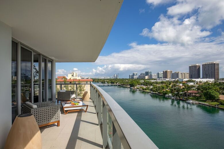 Acqua Bay Luxury Apartments