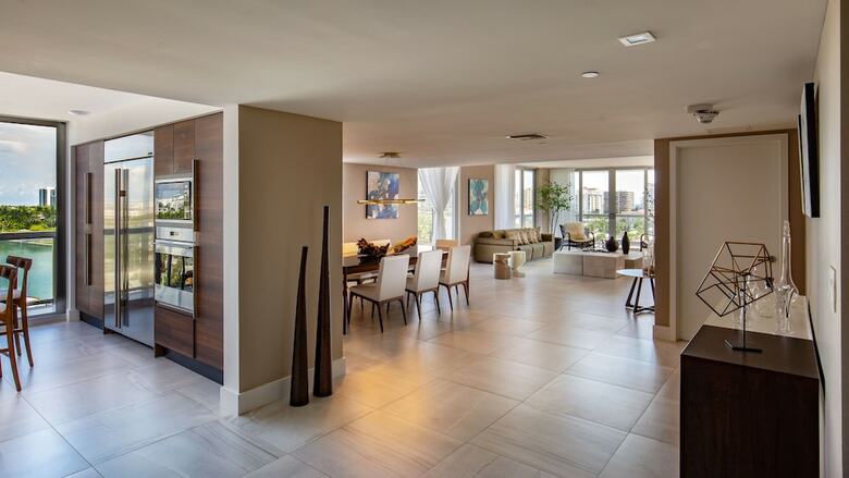 Acqua Bay Luxury Apartments