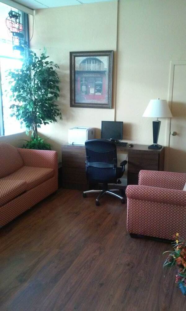 Imperial Swan Hotel & Suites