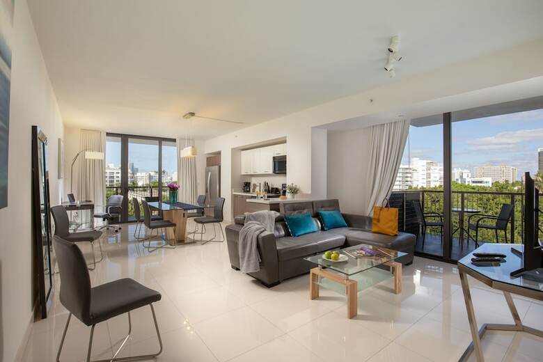 Apartamentos Moderno Residences By Bay Breeze