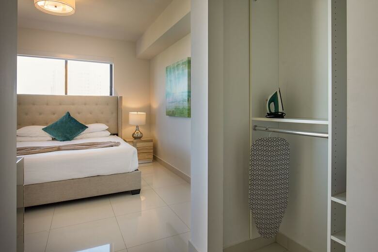 Apartamentos Moderno Residences By Bay Breeze