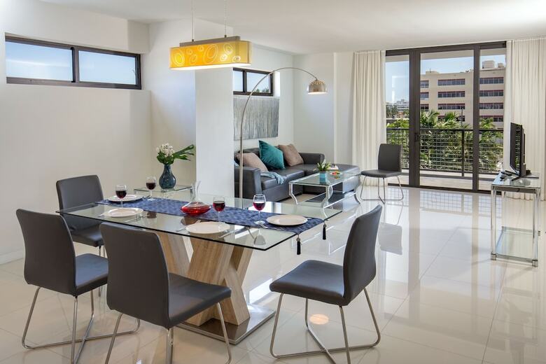 Apartamentos Moderno Residences By Bay Breeze