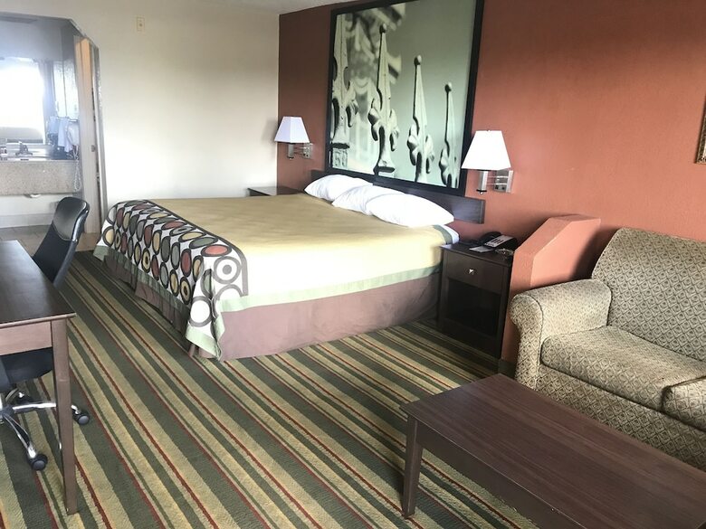 Hotel Super 8 By Wyndham Monroe
